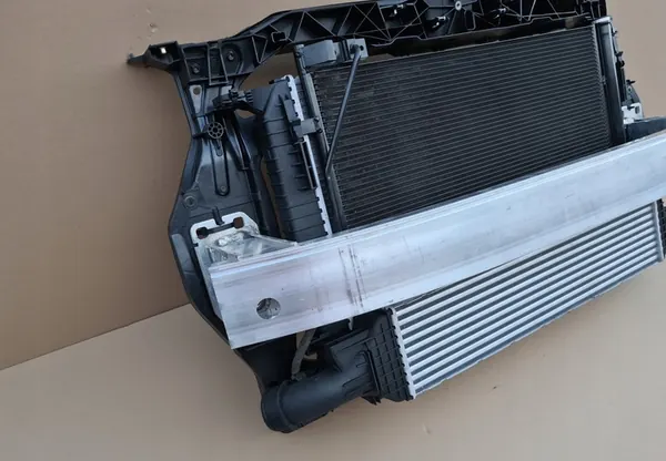 Suporte de Radiador Audi Q3 8U 2.0TFSI image 3