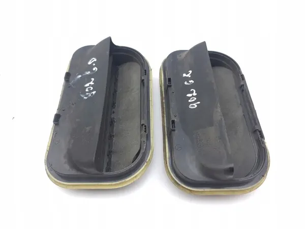 Infiniti Q30 2016 Rejilla ventilación parachoques trasero OEM A1698300342 image 5
