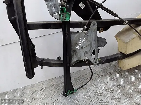 Raamregelaar Audi A4 1997 8d0959801d image 2