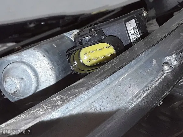 Raamregelaar Audi A4 1997 8d0959801d image 6