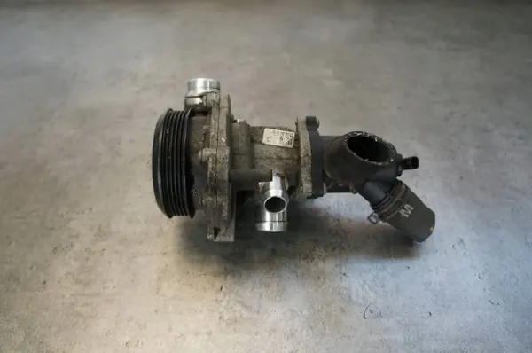 Mercedes-Benz A6512000501 Bomba de agua image 2