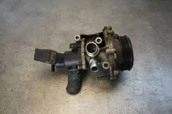 Mercedes-Benz A6512000501 Bomba de agua image 5