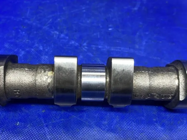 Árbol de levas admisión Opel Astra J OEM 90400263 1.6T image 6
