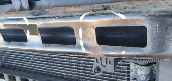 VW Golf VI 6 Kombi 2.0 TDI Painel Frontal 1K9805588A image 3