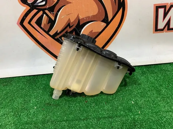 Depósito de expansión Range Rover Velar L560 HX73-8A080-AB image 2