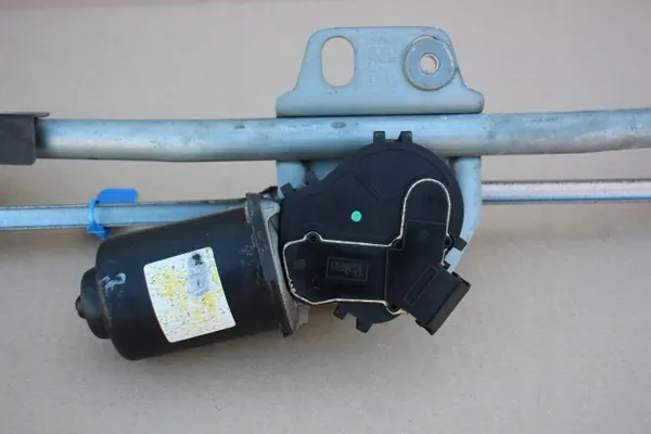 Audi TT 8N pyyhkijämoottori OEM 8N1955023 - Käytetty image 3