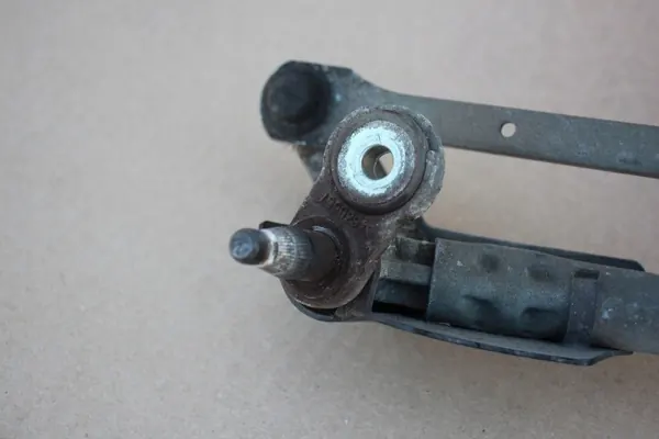 Audi TT 8N pyyhkijämoottori OEM 8N1955023 - Käytetty image 8