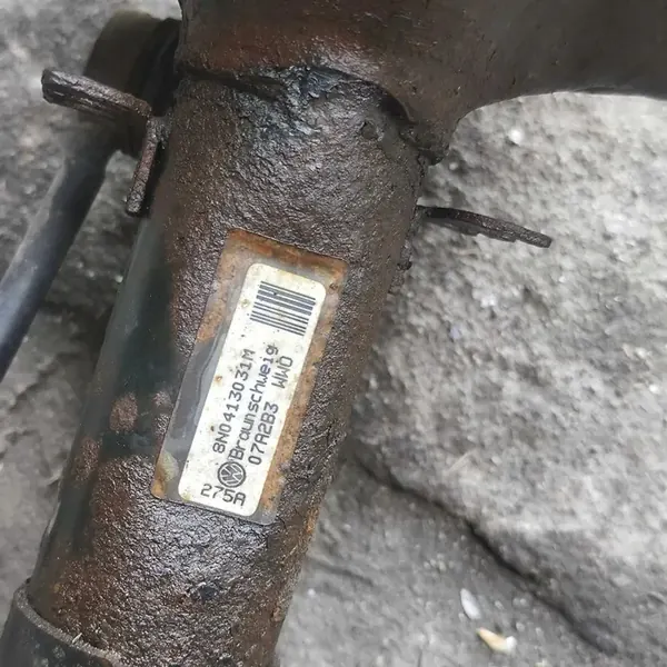 Audi TT 8N 1.8T Cubo Dianteiro OEM 8N0413031M image 4