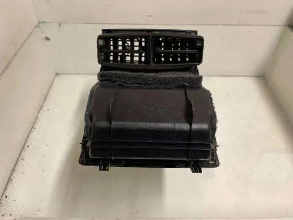 Taka-ilmastointiristikko OEM 5540544110 Toyota Avensis Verso image 3