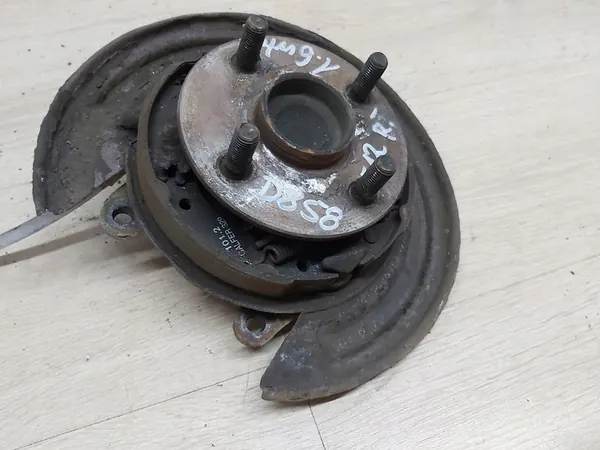 Placa de suporte traseira Toyota Corolla E12 1.4 1.6 vvti DIREITA image 2