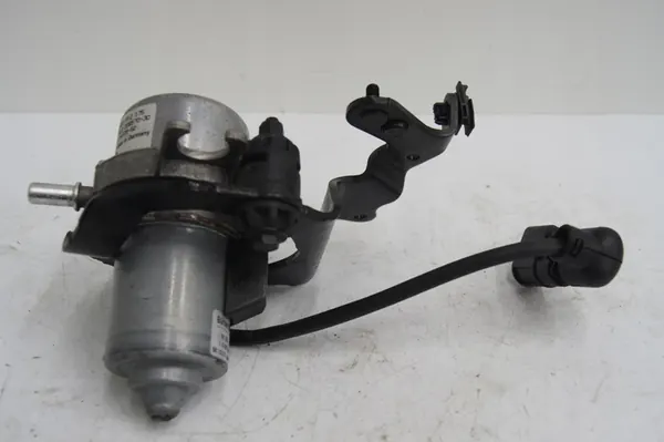 VW Golf Sportsvan Imupumppu 5Q0612175 image 3