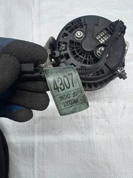 CHEVROLET ALTERNATOR CRUZE ORLANDO 2.0 VCDI 140A OEM 13501719 image 3