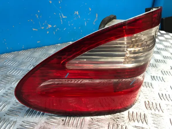 Mercedes-Benz OE A2118201164 Linker Achterlicht image 3