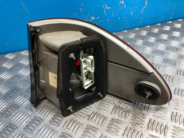 Mercedes-Benz OE A2118201164 Linker Achterlicht image 4