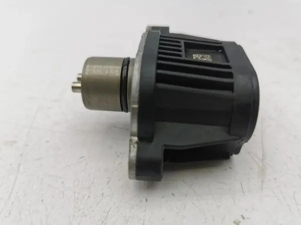 Válvula de árvore de cames VW Golf VIII 2020 OEM 1302200131257 image 3