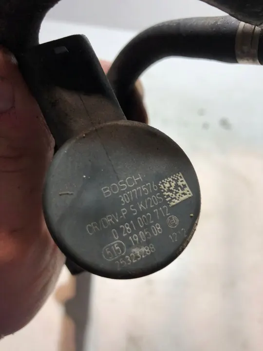 Fuel Distributor Volvo XC90 image 2