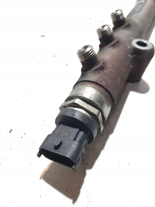 Fuel Distributor Volvo XC90 image 3