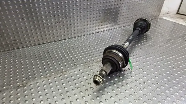 Vasen etupuoliakseli OEM S26372755 - Käytetty image 3