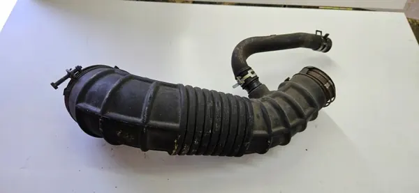 SsangYong Rodius II Turbo-insugningsrör OEM 23510-21100 image 3