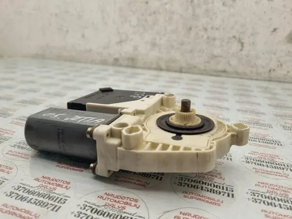 Motor de ventanilla delantera izquierda VW Jetta III OEM 0536009302 image 6