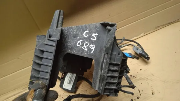 Base de borne batterie OEM 689 SK14 pour Citroen C5 III image 4