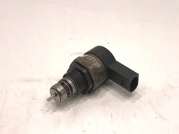 Polttoainepaineensäädin OEM 0281002481 BMW E61 2.5 image 2