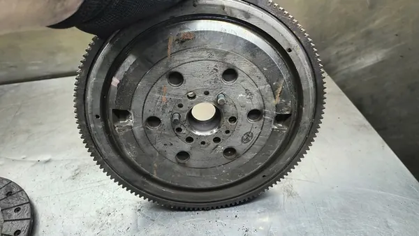 OPEL 1.4 16V A14NET Kaksimassavoltti 55565495 image 3