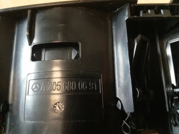 Portavasos OEM 2056800691 para Mercedes Clase E W213 image 4