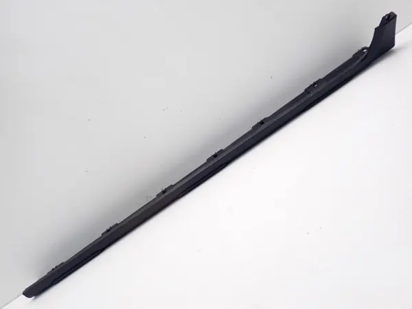 OEM 764197469R Proteção soleira esquerda Dacia Sandero III image 2