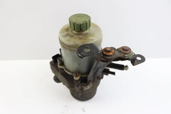 Pompe de direction OEM 6Q0423155AD pour VW Polo image 4