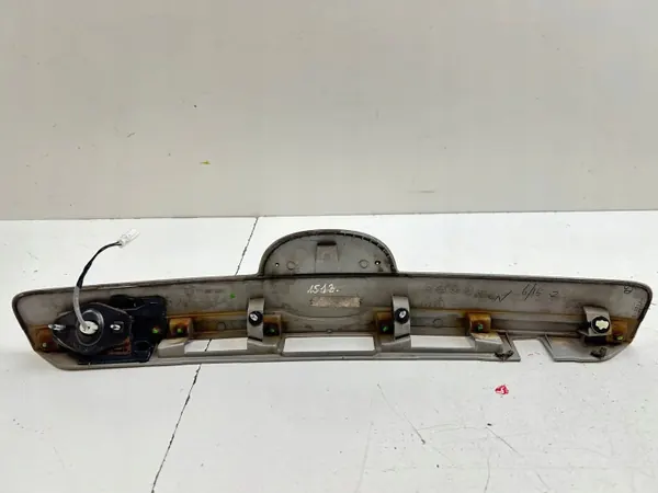Barre d'éclairage plaque arrière Mazda CX-7 OEM EH6650811 image 3