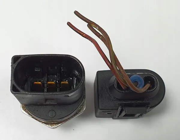 Kraftstoffsensor Mercedes W212 W204 3.0 CDI A0061537828 image 2