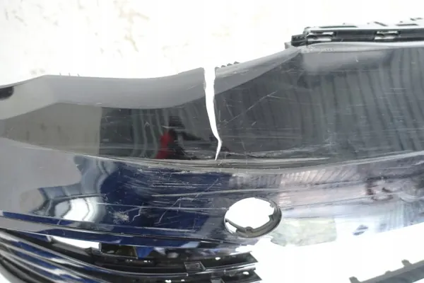 VW Golf VIII Frontstoßstange OEM 5H0807221J - Gebraucht image 3