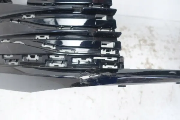 VW Golf VIII Frontstoßstange OEM 5H0807221J - Gebraucht image 4