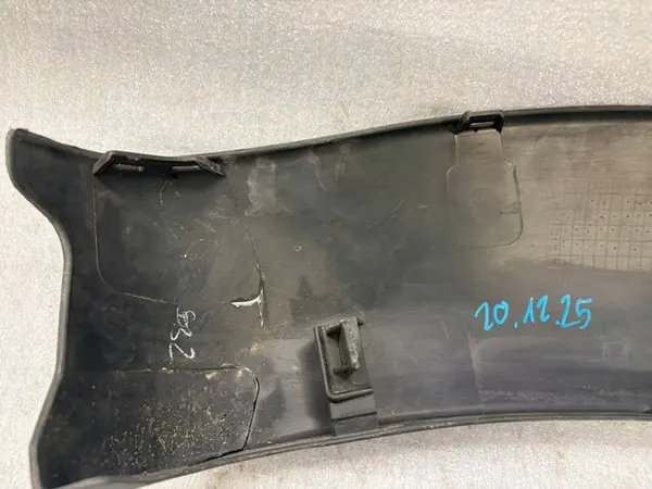 Toyota Hilux VII Etupuskuri Trim Oikea 52112-0K160 image 6