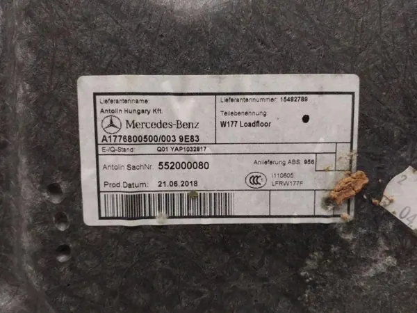 Tapete porta-bagagens Mercedes Classe A W177 OEM A1776800500 image 4