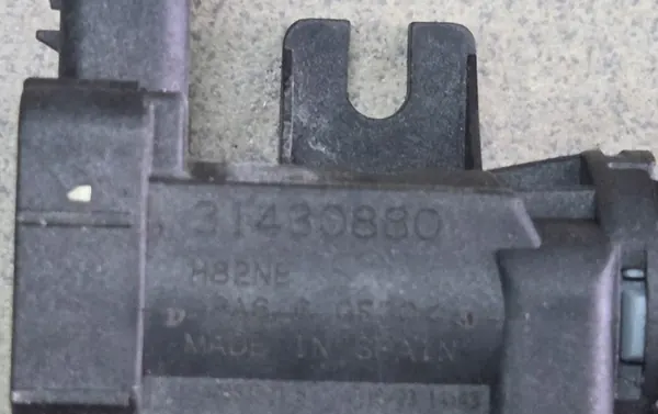 VOLVO V60 XC90 II XC60 II 2.0 16V B4 Vacuum Valve image 3