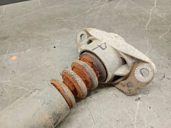 Amortizzatore posteriore destro VW Jetta III image 5