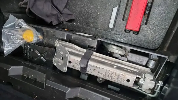 Kit de Réparation Cric Colle Triangle Mercedes W204 C-Class 07-14 image 2