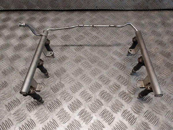 Rampe de carburant Audi A6 C6 2.4 V6 06E133681F image 6