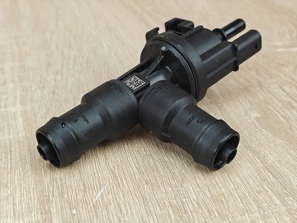 Bränslevapor ventilationsventil BMW 540i G30 G22 7643106 image 4