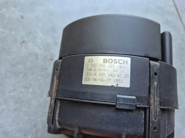 Pompe à air secondaire OEM 0001404385 Mercedes ML63 AMG image 3