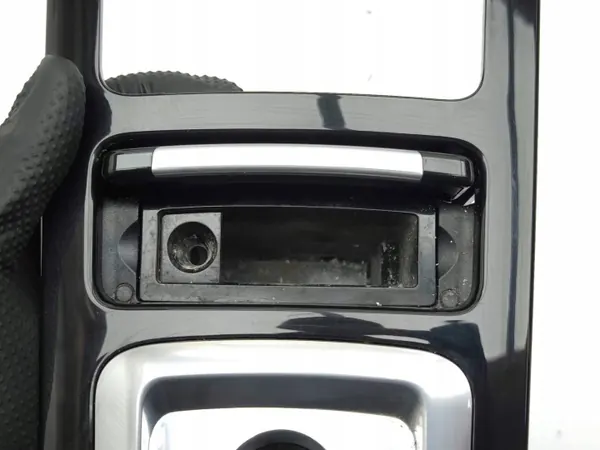 Linker Rahmen Porsche Cayenne 2011 OEM 7P5863324E image 6