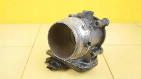 V60 S60 V40 2.0 D D2 Drosselklappe D4204T8 image 2