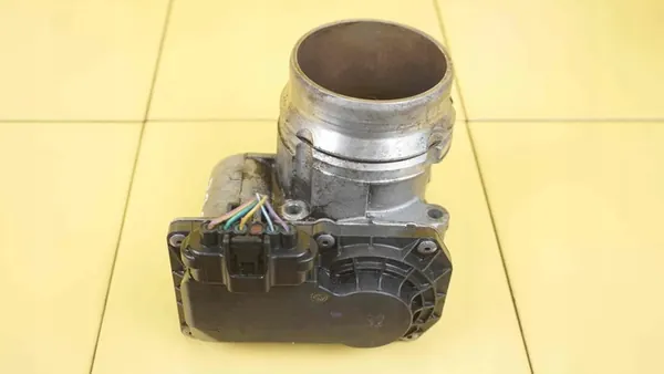 V60 S60 V40 2.0 D D2 Drosselklappe D4204T8 image 4