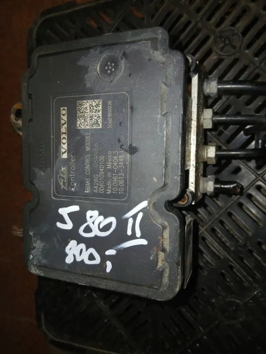 Bomba ABS Volvo OEM P30761115 - Usada, 90 Días Garantía image 2