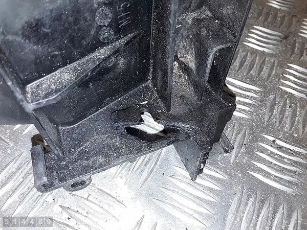 Radiador BMW 1 Series F21 2015 OEM 7600532 image 4