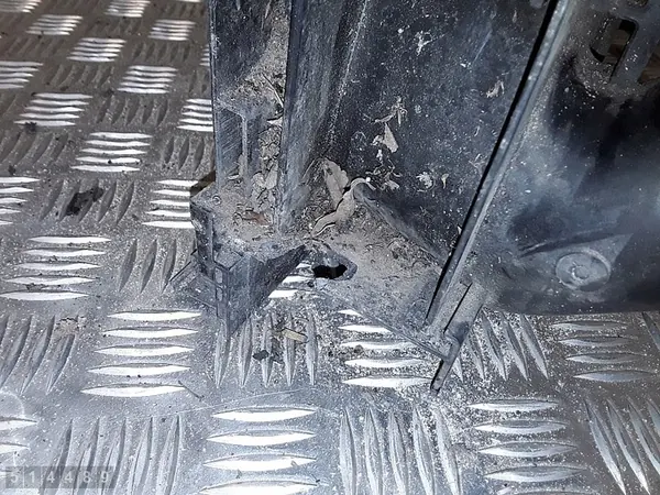 Radiador BMW 1 Series F21 2015 OEM 7600532 image 5