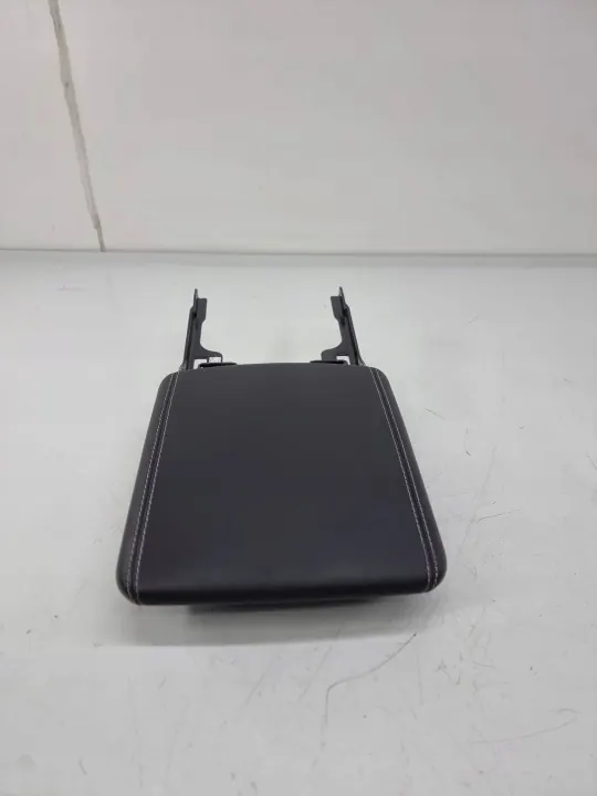 Jaguar F-Pace console armsteun OEM MK83K14181AH image 2