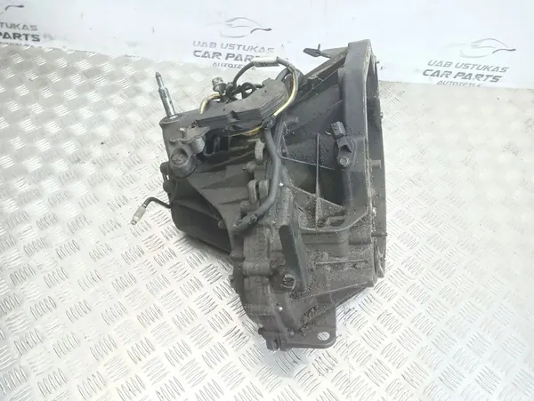 Manuaalivaihteisto 6-vaihdetta Nissan Qashqai+2 2010 OEM 32010JD50A image 4